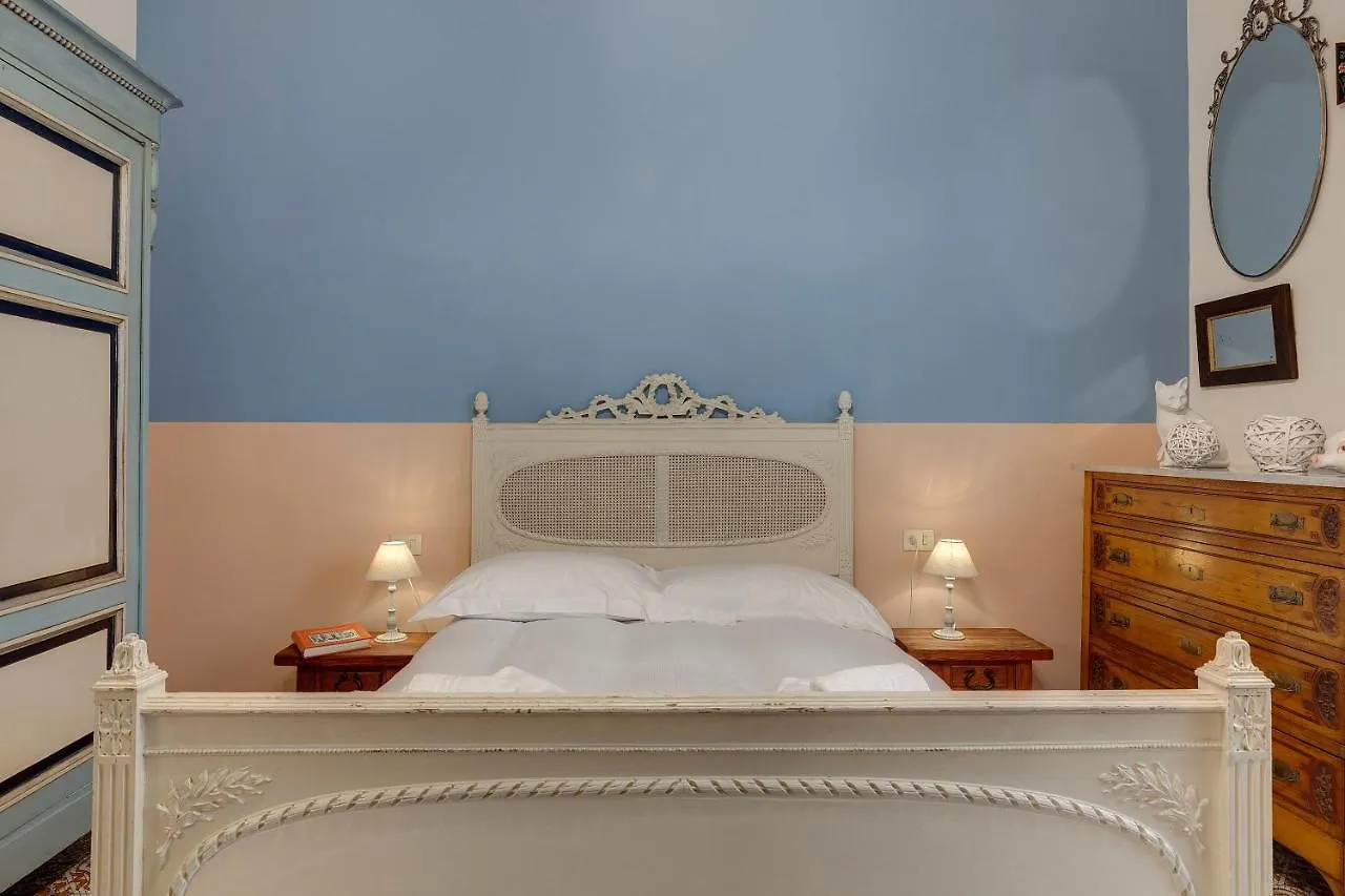 Mimi Apartment With Garden Floransa İtalya